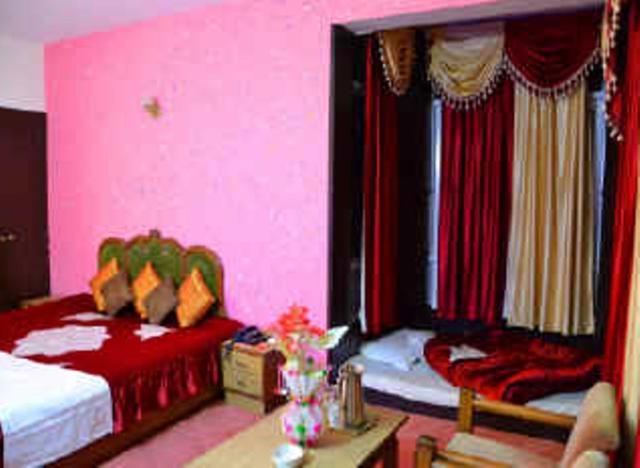 Sun N Snow - Majestic View Hotel Mussoorie Room photo